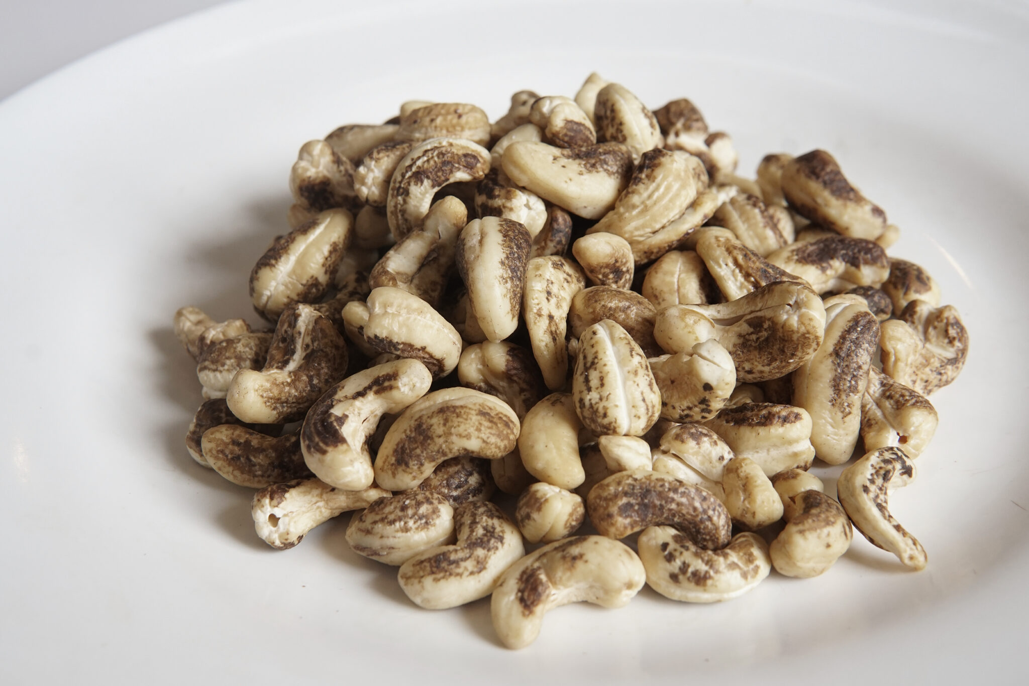 Cashew Kernel DW3 — Dessert Wholes Third Quality