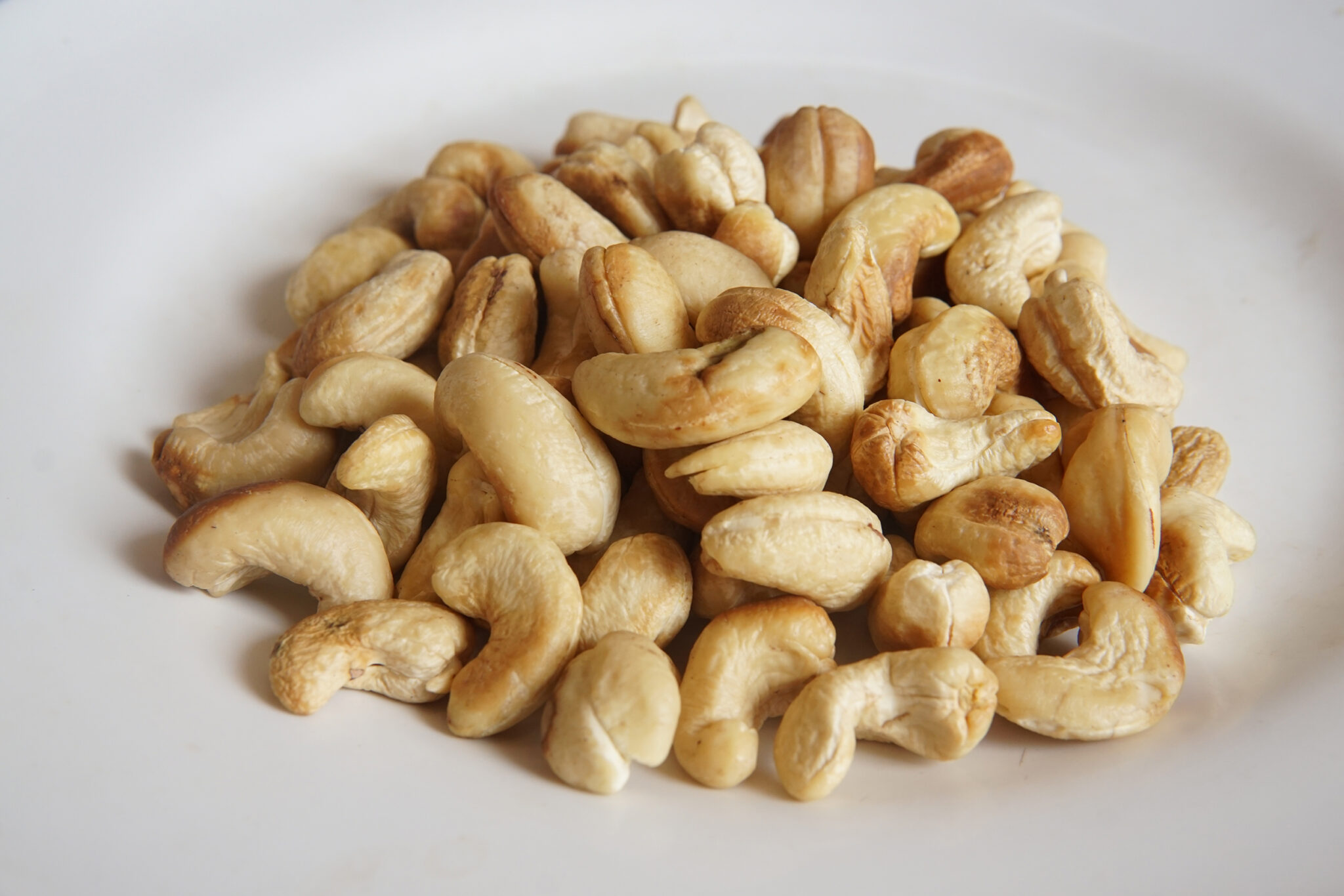 Cashew Kernel SK2V — Scorched Kernel Grade 2 with Testa