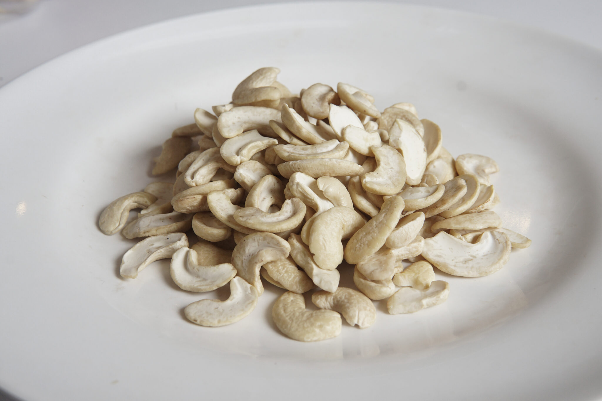 Cashew Kernel WS — White Splits