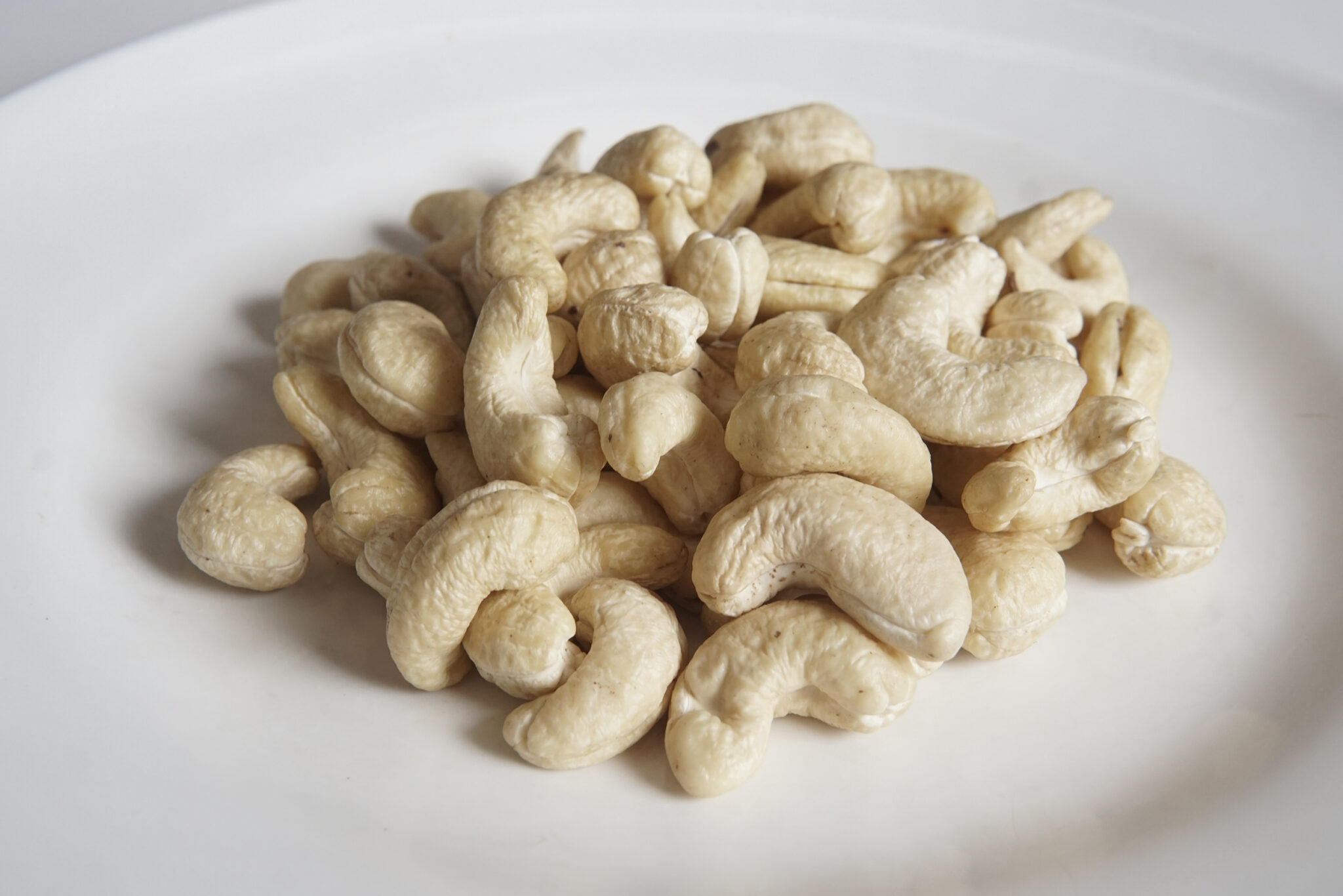 Cashew Kernel WW180 — White Whole 180 King of Cashews