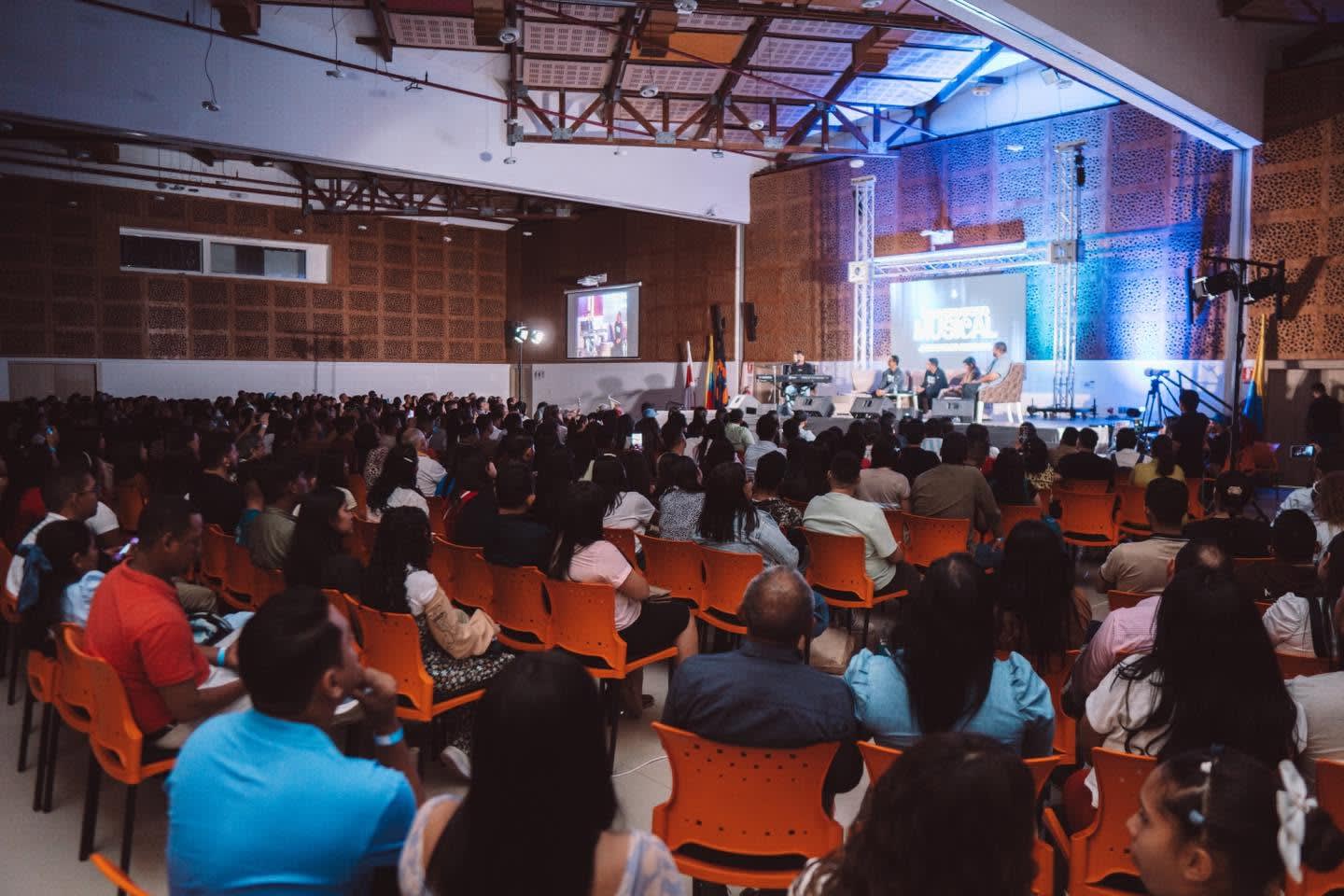 Conversatorio Musical con Juan Carlos Alvarado — imagen 8 de 8