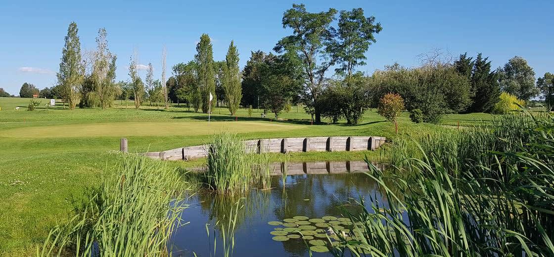 Golf du Nivernais, 18-Loch-Platz östlich von Bourges