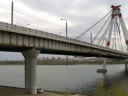 В Череповце с Октябрьского моста упала 14-летняя девочка