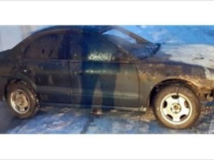 В арендованном гараже сгорела иномарка