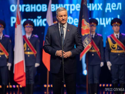 Андрей Луценко поздравил вологодских полицейских с профессиональным праздником