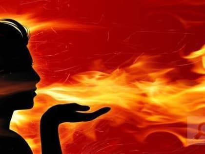 Появились жуткие подробности о женщине-факеле, которая едва не оставила сиротой свою малютку…
