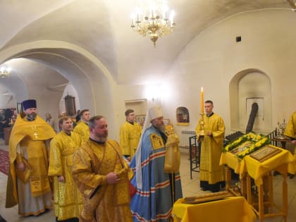 Владыка Савва совершил Божественную литургию в храме святителя Иоанна Златоуста города Вологды