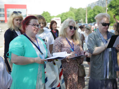 В Череповце в 17-й раз прошел парад детских колясок