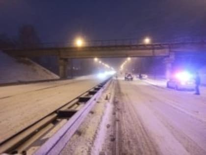 В Шекснинском районе перевернулась фура