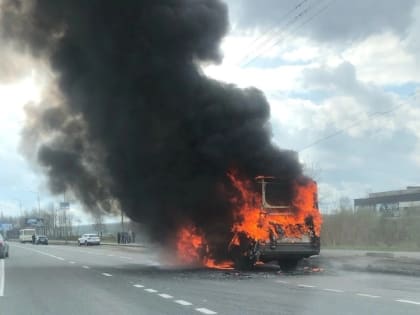 На Кирилловском шоссе загорелась маршрутка