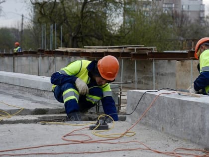 В июне планируют запустить движение по правой части моста на улице Можайского