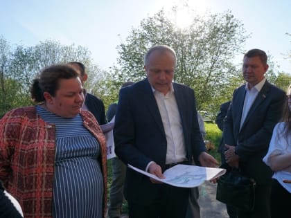 Жители дома на Псковской, 19 обсудили ремонт двора