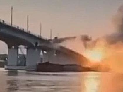 Два пролета Антоновского моста в Херсонской области разрушены