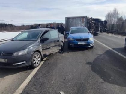 В сеть попало видео смертельного ДТП из Шекснинского района