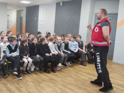 Мастер-классы Российского Красного Креста прошли в Сосновской и Огарковской школах