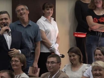 «У нее – вопрос!»: на встрече в Вожеге к Георгию Филимонову на сцену вышла кошка