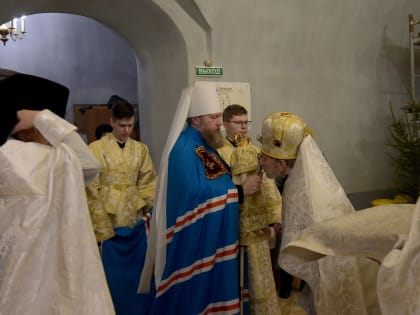 В праздник Собора Пресвятой Богородицы митрополит Савва совершил Литургию в храме Покрова на Торгу города Вологды