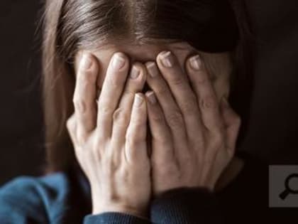 В маленьком городке Вологодской области вечером напали на девушку