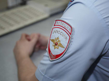 В Череповце задержали расклейщицу листовок с запрещенной рекламой