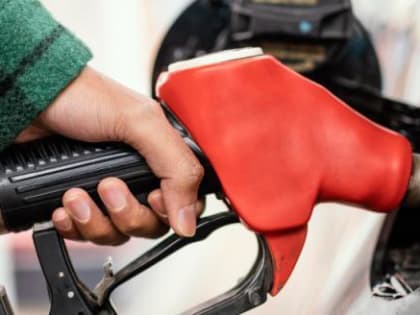 Депутаты предлагают ввести предельные цены на бензин в России