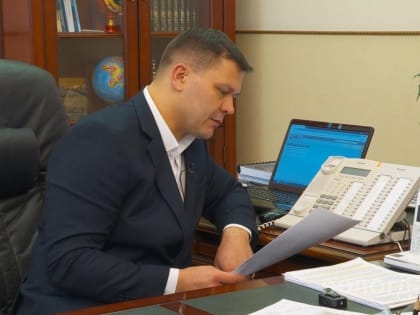 Участие предпринимателей в жизни города обсудил Мэр Вологды Сергей Воропанов во время горячей линии