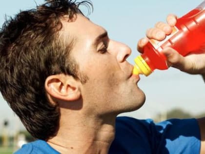 Ни в коем случае не пейте энергетики в жару, если не хотите проблем с сердцем