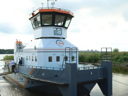 В Череповце активно строят баржи и буксиры