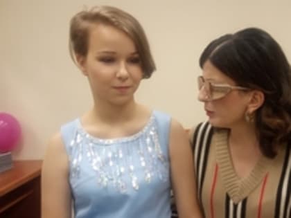 Слабовидящая девочка из Череповца спела в Кремле и пообщалась с Дианой Гурцкой