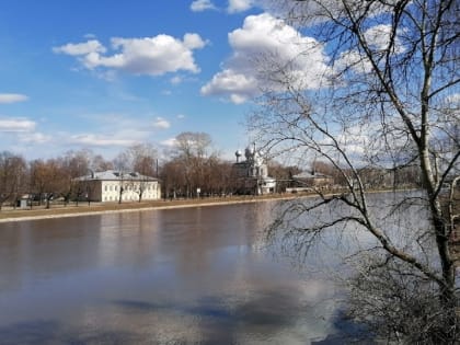 Обзор «Город Во»: зарплаты депутатов и сенаторов, клещи наступают, горит трава и Карта вологжанина