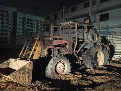 В Вологде на Возрождения вспыхнул трактор