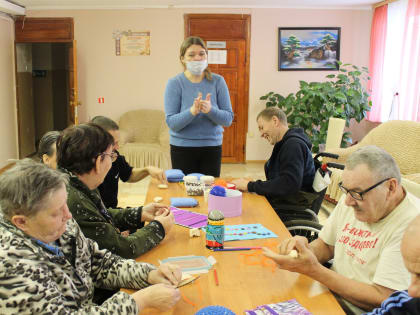 Пальчиковую гимнастику осваивали в Череповецком доме-интернате для престарелых и инвалидов № 1