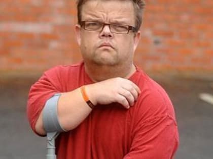 Я полжизни искал родителей. Но, увидев меня, они отвели глаза…