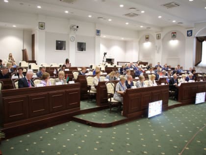 Андрей Луценко: «Парламентарии Северо-Запада поддержали предложенный вологодскими депутатами комплекс мер по борьбе с распространением борщевика»