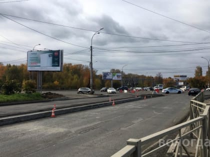 Кольцевую развязку на ул. Конева начали асфальтировать в Вологде