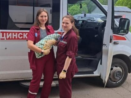 Вологжанка родила малыша, не успев доехать до роддома