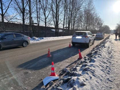 Автомобиль сбил двух человек на пешеходном переходе в Вологде 23 февраля