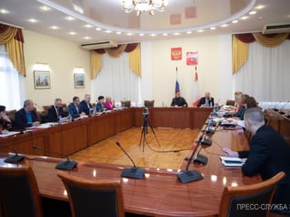 Рабочая неделя председателя Законодательного Собрания области началась с оперативного совещания