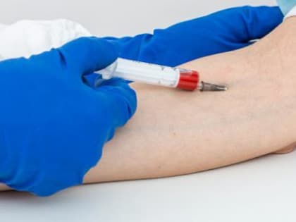 На станции переливания возникла неотложная потребность в крови II и IV групп