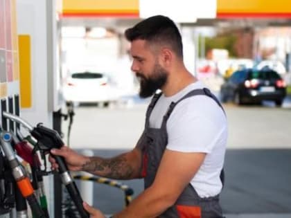 Недород углеводородов: добыча нефти и газа снижается, цены на АЗС растут