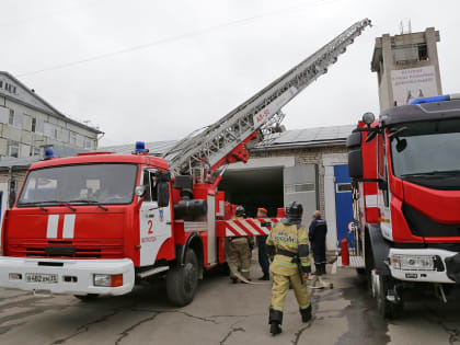 Вологодские пожарные пригласили детей в гости