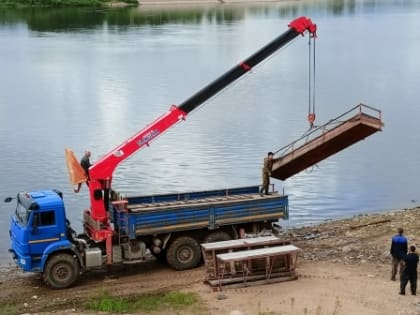 В Великом Устюге устанавливают полоскалки.