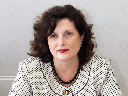 Завкафедрой ЧГУ Ольга Денисова стала Заслуженным работником высшей школы