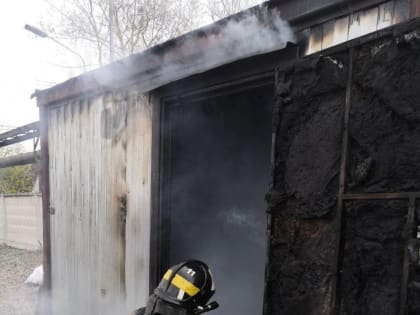 В Череповце вспыхнул строительный вагончик