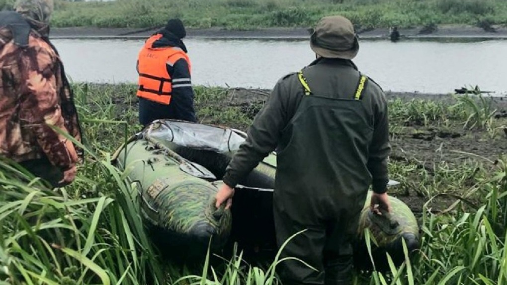 Застрял в болоте. Рыбак в болоте.