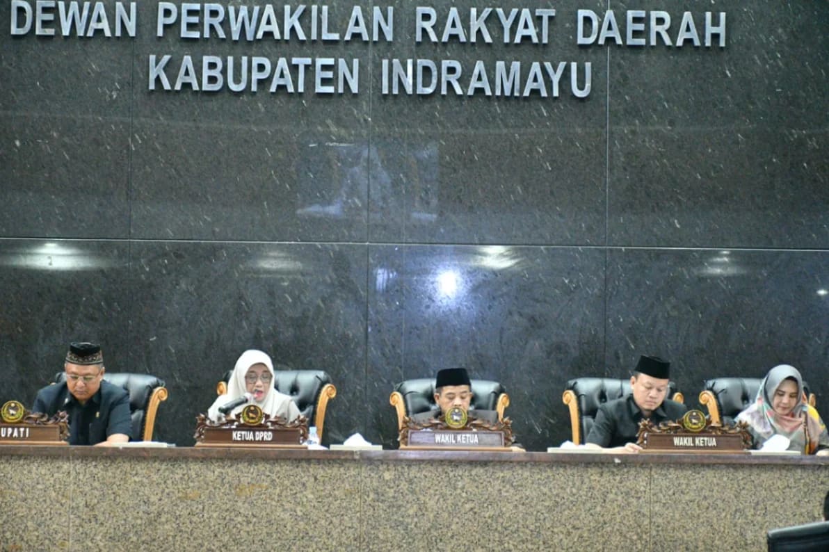 Rapat Paripurna DPRD Indramayu Bahas Pandangan Umum Fraksi atas Dua Raperda 