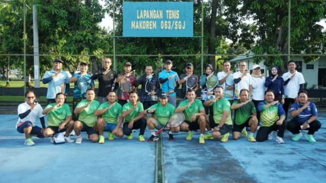Servis dan Smash Warnai Lapangan Korem 063/SGJ, Danrem Perkuat Sinergi Bersama PLN Cirebon