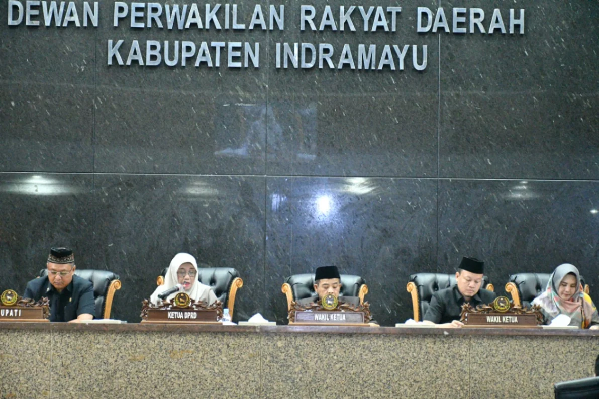 Rapat Paripurna DPRD Indramayu Bahas Pandangan Umum Fraksi atas Dua Raperda 