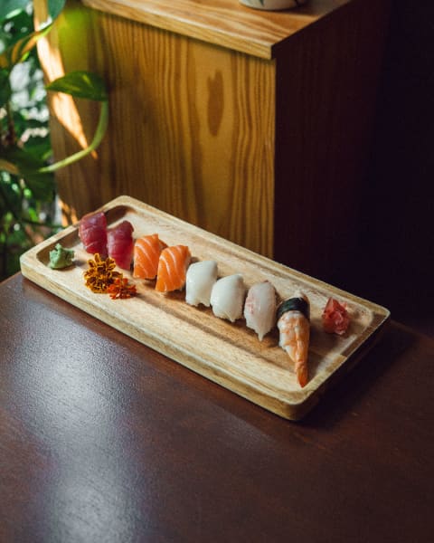 50.- Nigiri mixto