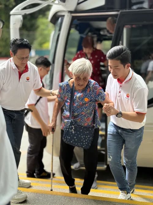 Seniors settling in at the celebration