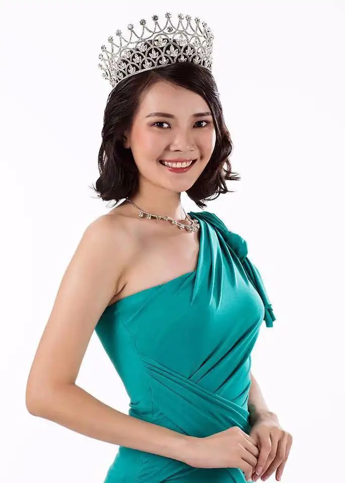 Miss Singapore Asia Pacific International evening gown competition showcase